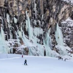 Ice cascades at the slopes