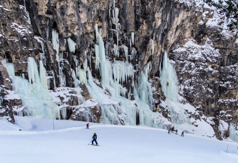 Ice cascades at the slopes